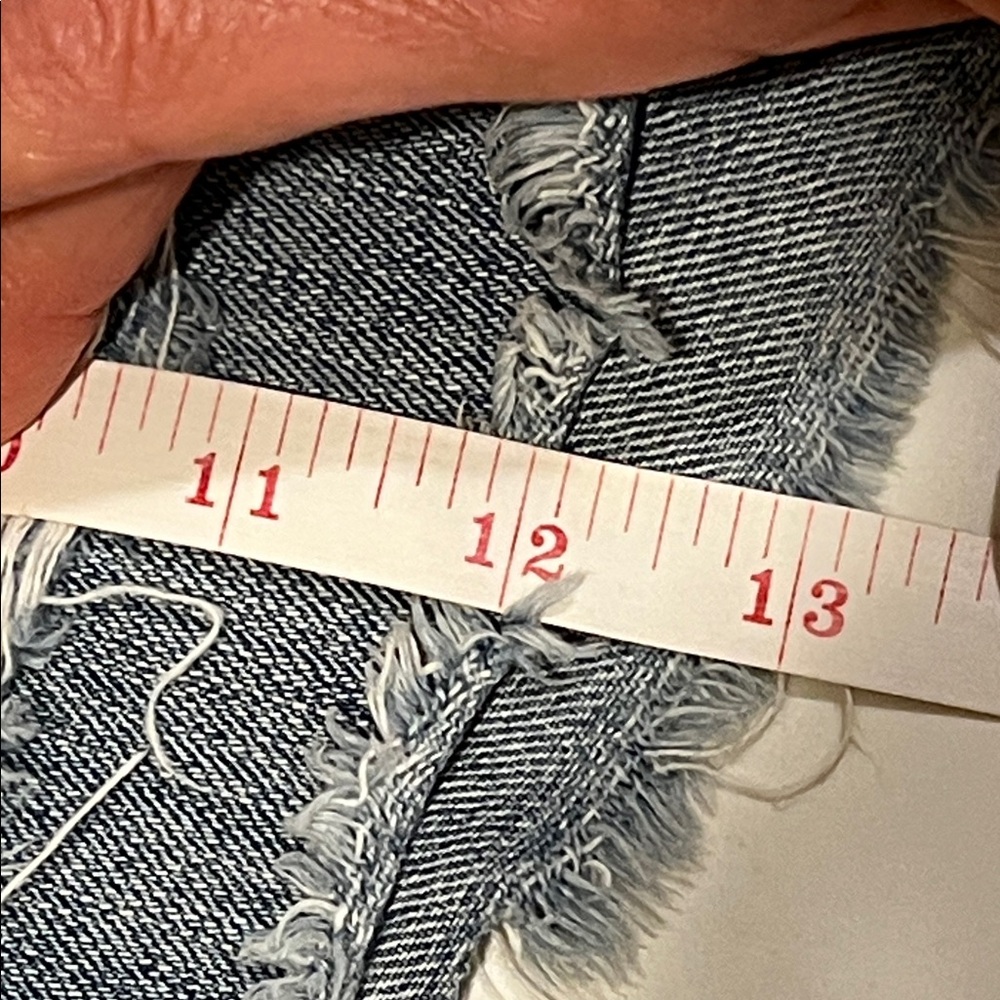American Eagle Outfitters Distressed Blue Jean Shorts, Frayed Hem, Size 14☀️ - Picture 13 of 16